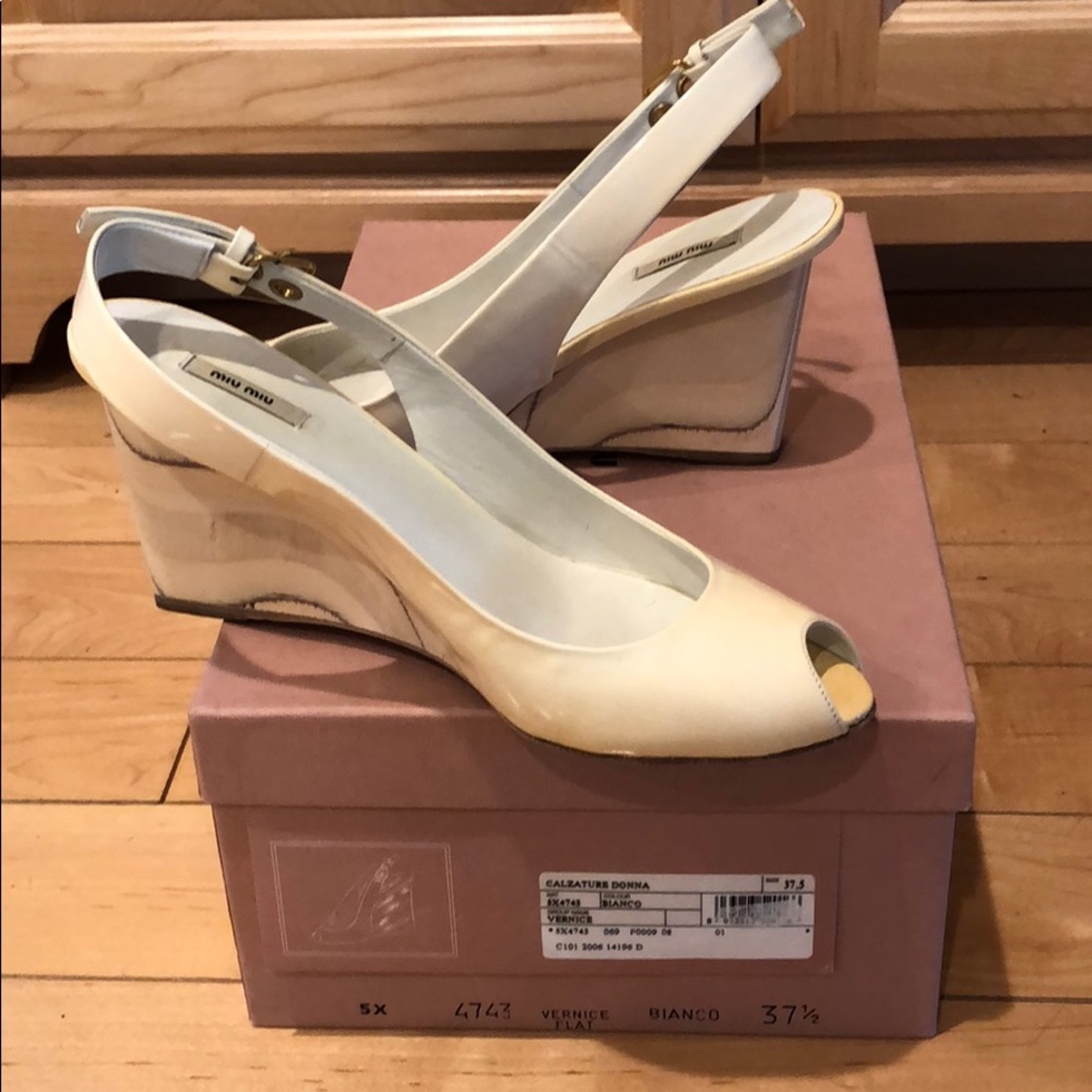 Woman shoes, Miu Miu,, beige/white